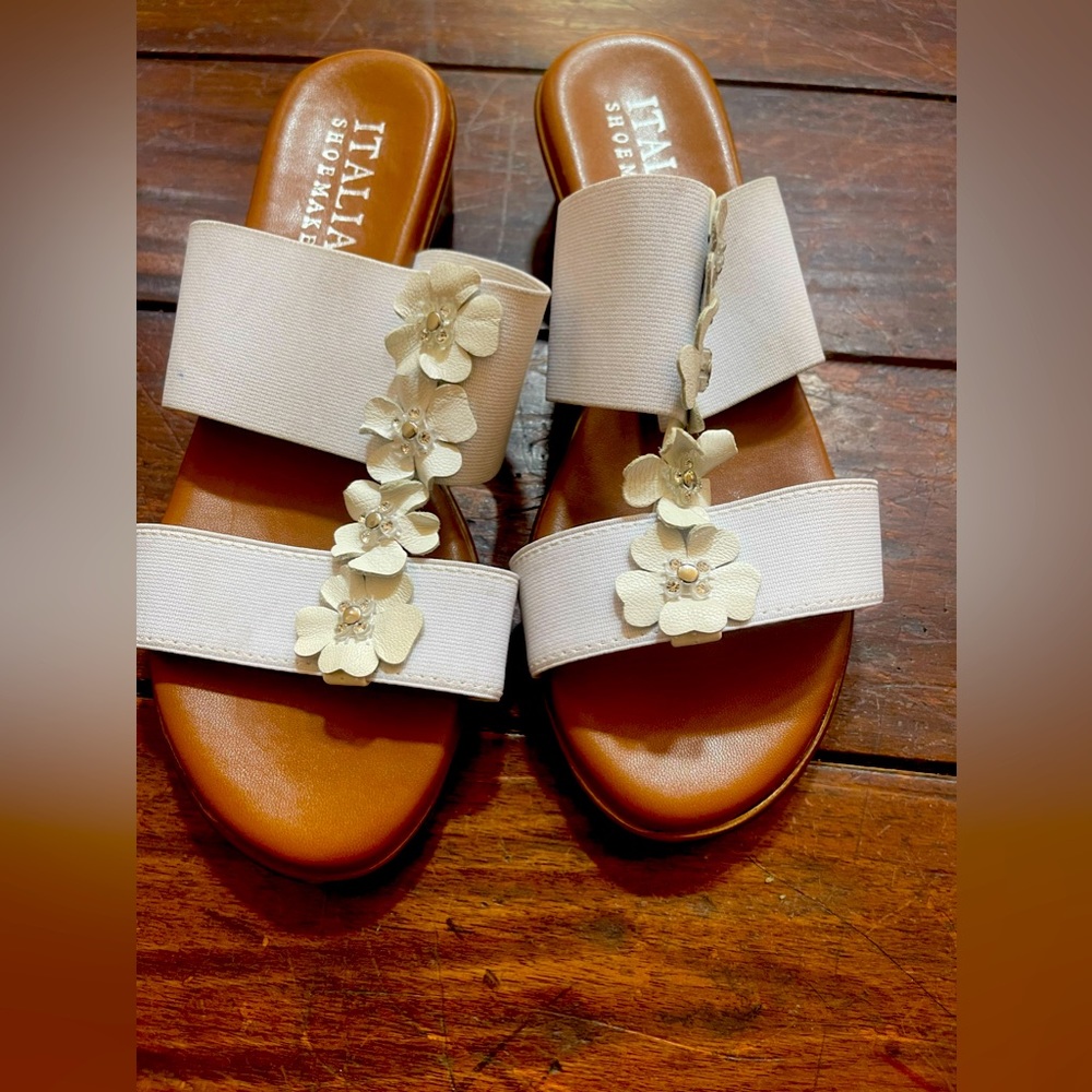 Italian shoemakers size 6 sandals